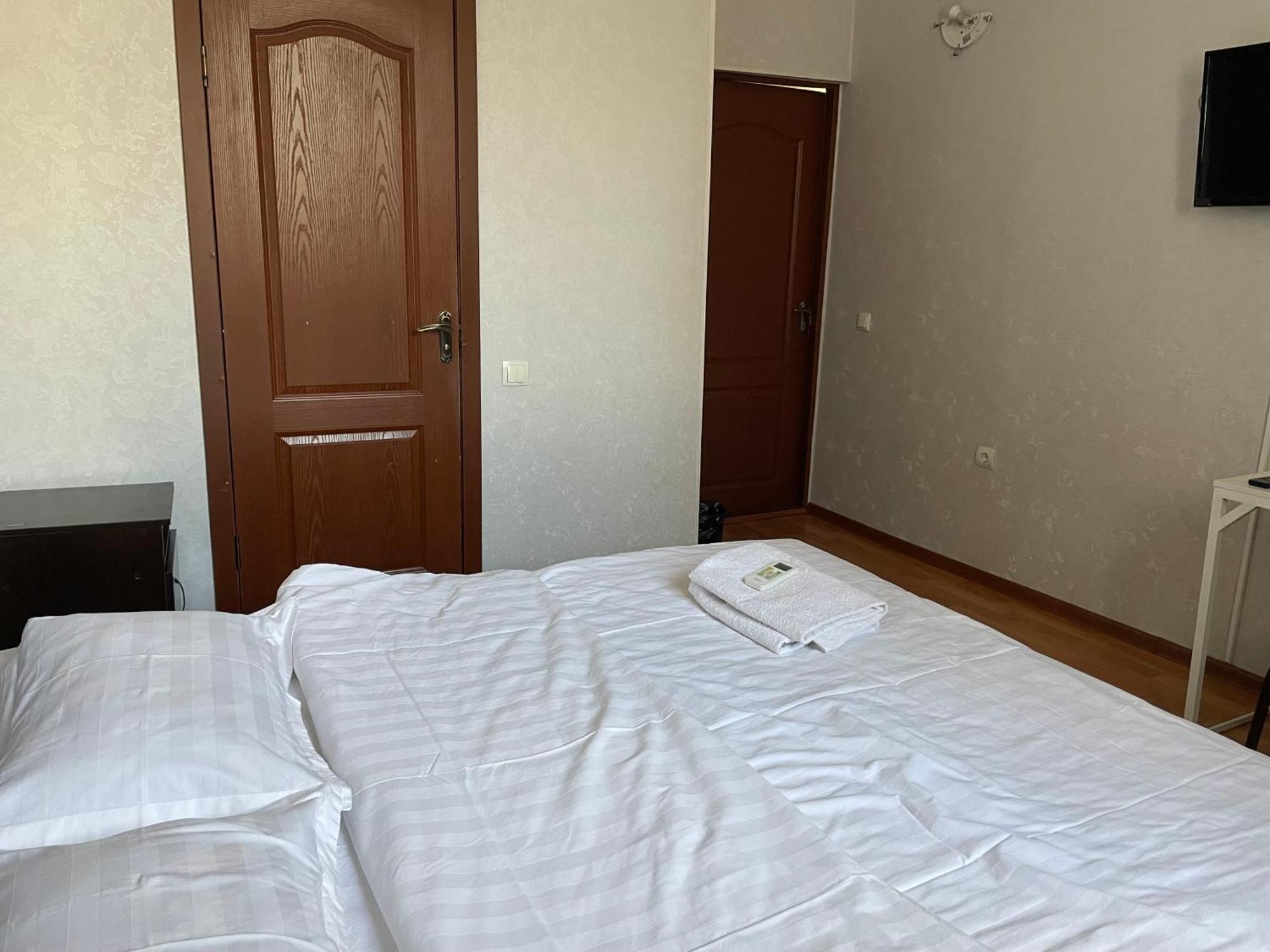 阿拉木图 Fiveseasons旅舍 外观 照片