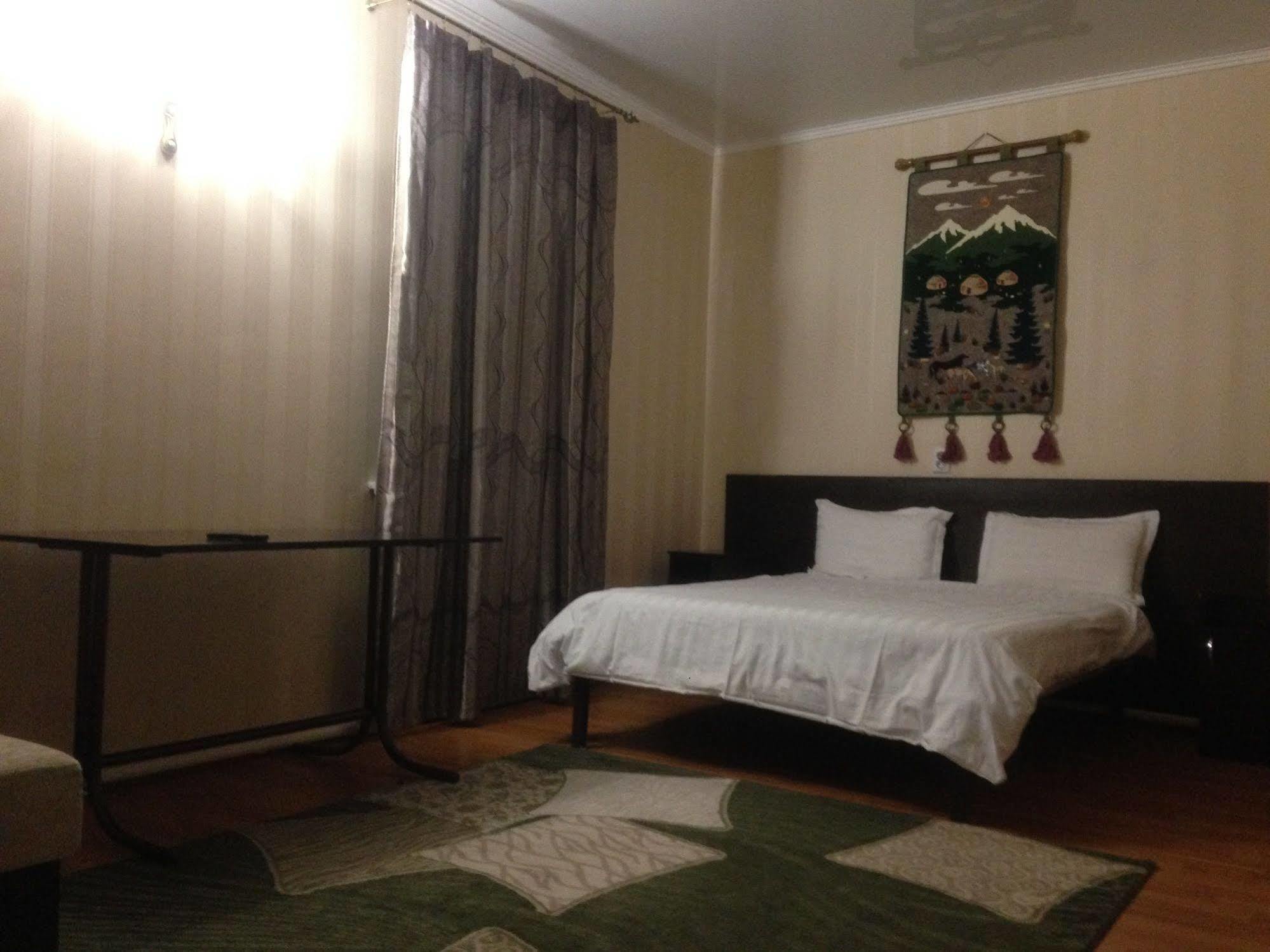 阿拉木图 Fiveseasons旅舍 外观 照片
